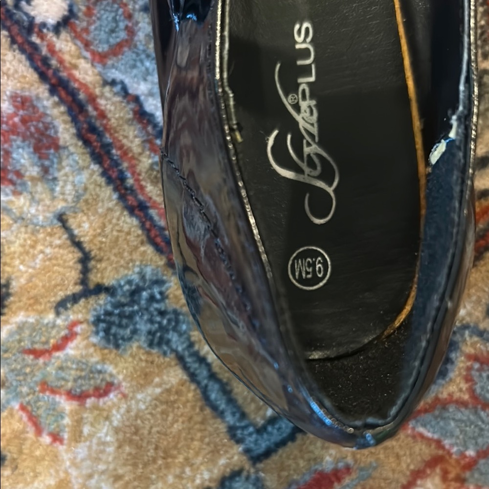 ElegaBlack Patent Leather Mary Jane Shoes - Picture 5 of 5